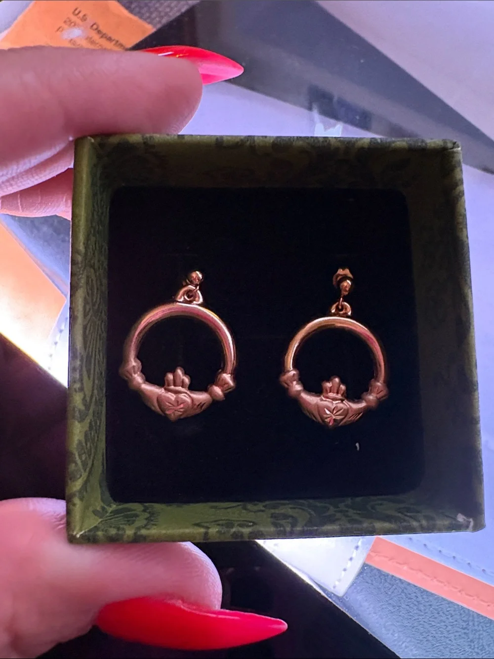 Vintage 14 KG Claddagh Small earrings with backs